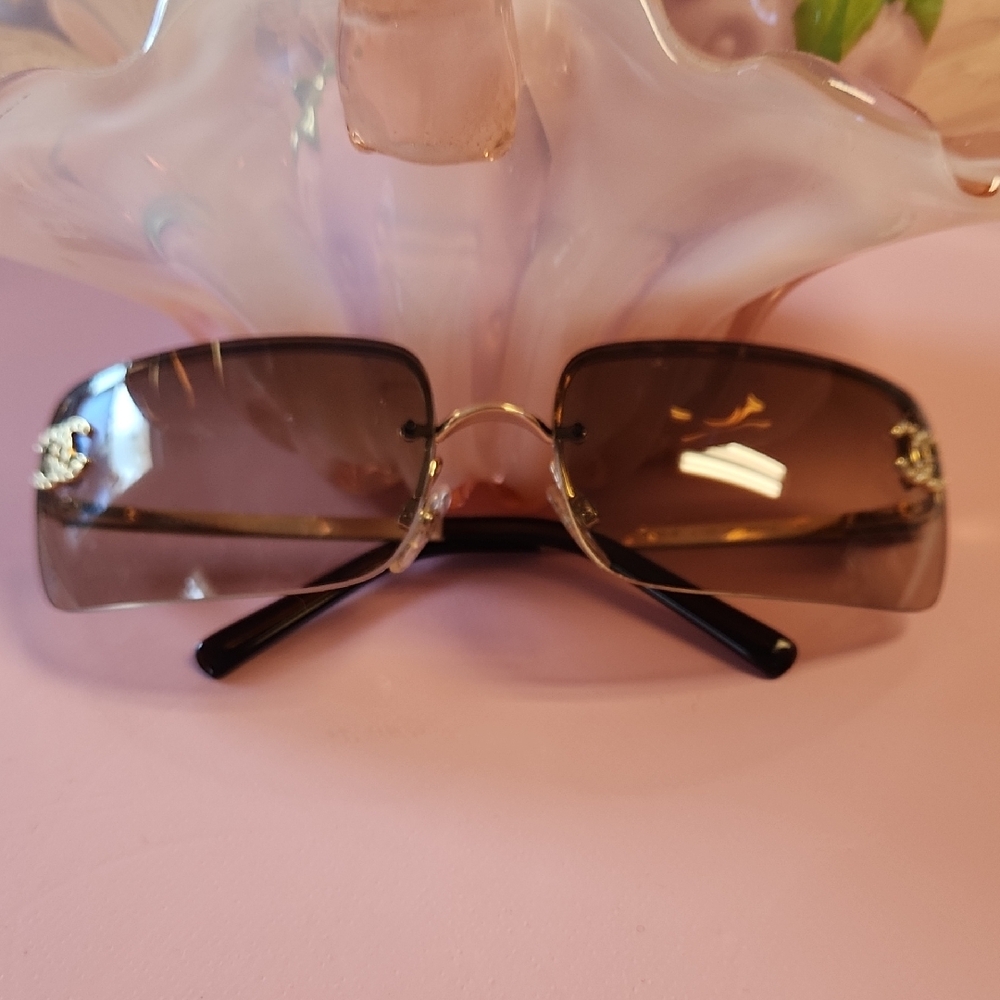 Elegant Brown Sunglasses